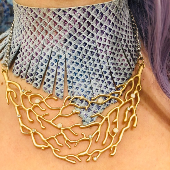 Mermaid leather fringe coral necklace - Picture 4 of 8